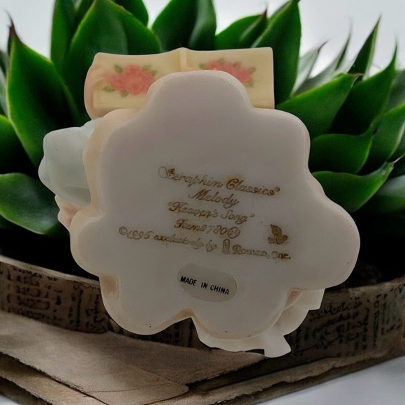 Roman Seraphim Classic Angel Figurine Melody ‘Heaven’s Song’ 1996 Retired, Rare - Picture 8 of 9